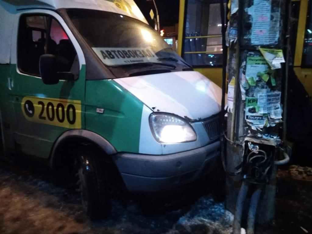 У Полтаві нелегальна маршрутка потрапила в ДТП