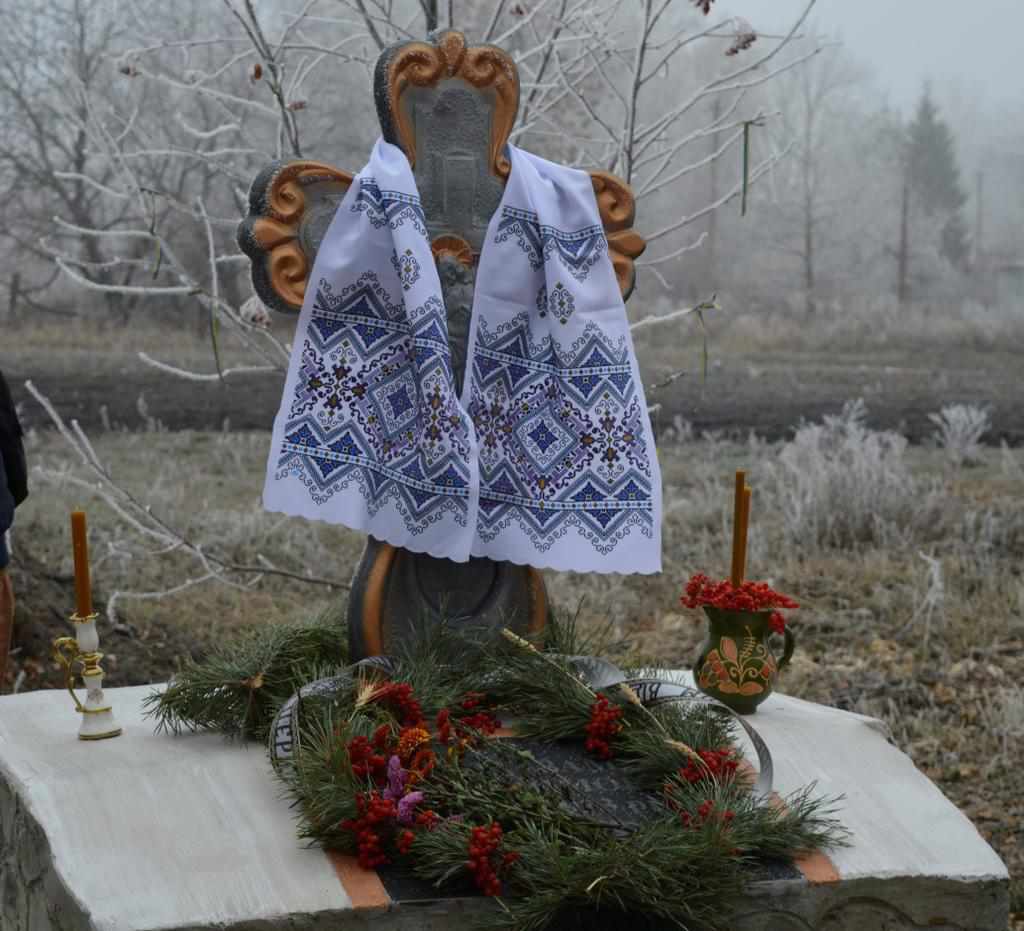 В Опішні відкрили пам’ятник жертвам Голодомору в Україні. ФОТО