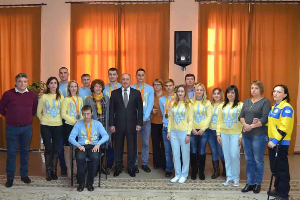 У Полтаві мер нагородив паралімпійців та тренерів: вручив по сто та п’ятдесят тисяч