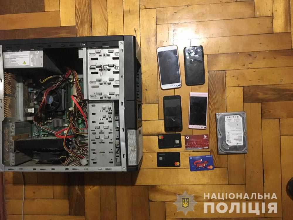 Київські та полтавські правоохоронці затримали хакера, який крав персональні дані українців