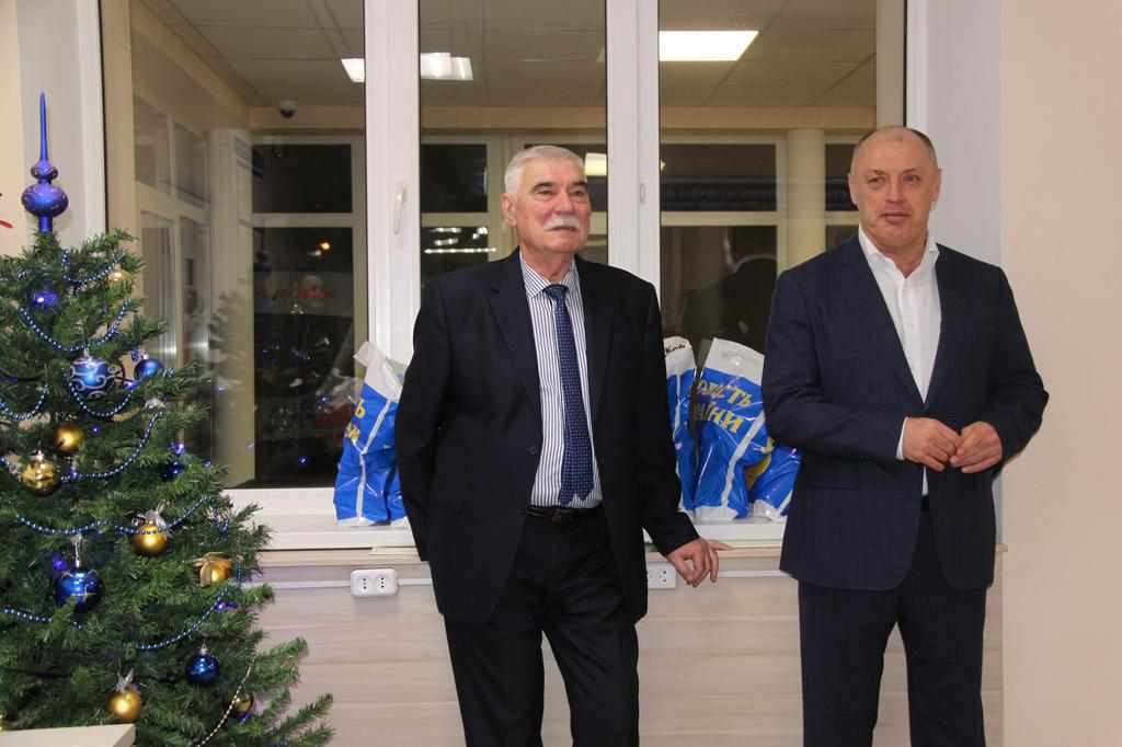 Олександр Мамай привітав з Новим роком працівників центру екстреної медичної допомоги