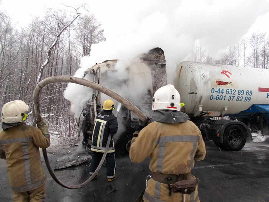 На Полтавщині загорілася кабіна вантажівки, яка перевозила пусту цистерну з-під газу