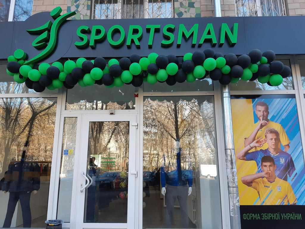 У Полтаві обікрали магазин спорттоварів за хвилину. ВІДЕО