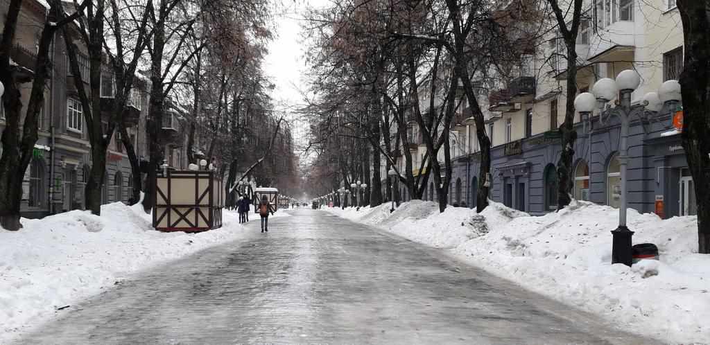 Не місто, а суцільна ковзанка – як виглядає центр Полтави. ФОТО