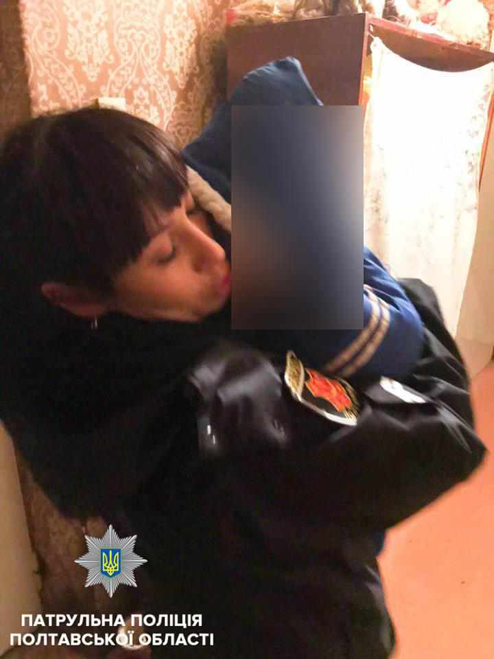 У Полтаві патрульні виявили жінку напідпитку з немовлям