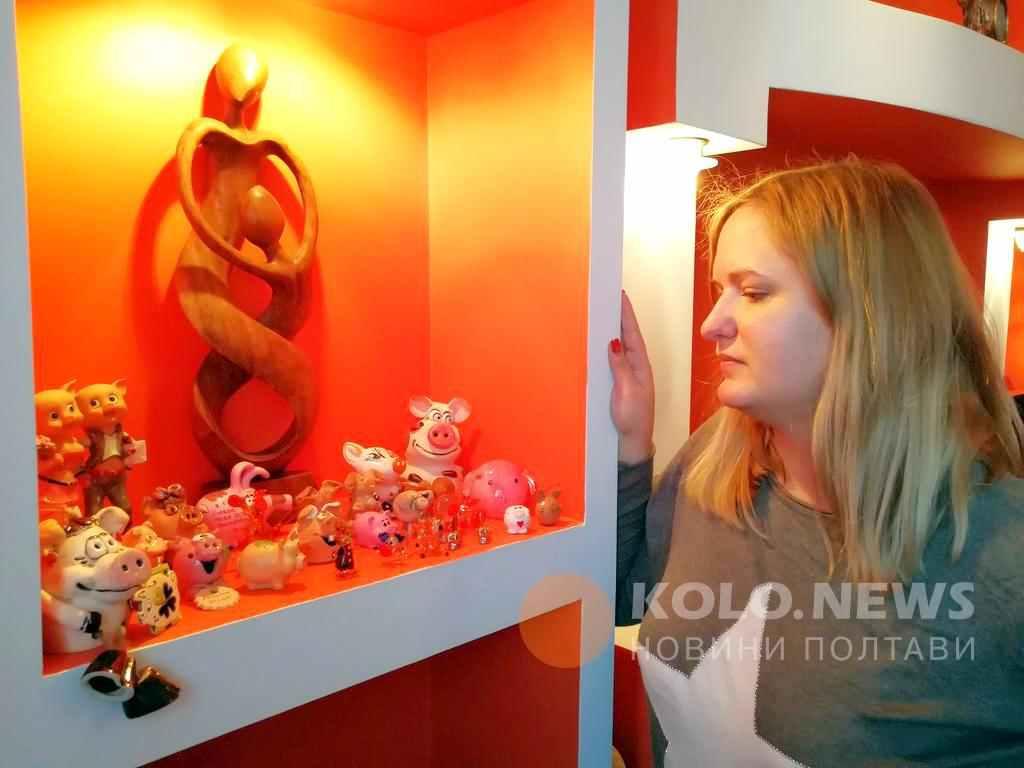 Безпечне «свинство»: полтавка колекціонує свиней та мріє потрапити до Книги рекордів України. ФОТО. ВІДЕО