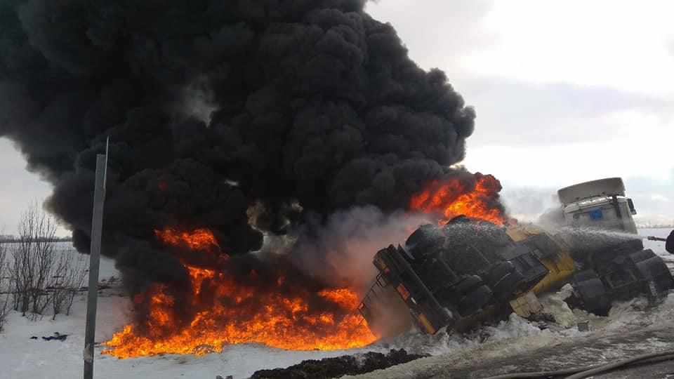 На Полтавщині перекинулася цистерна