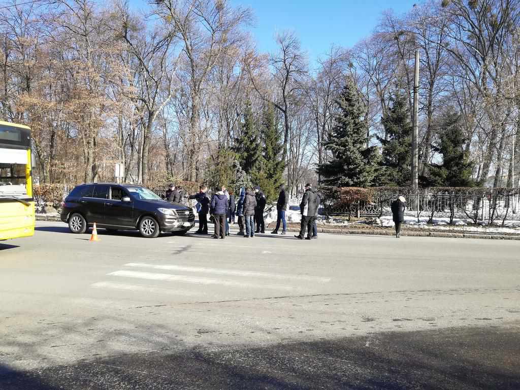 У центрі Полтави проводять слідчий експеримент, як іномарка збила Артема Левченка. ФОТО. ВІДЕО