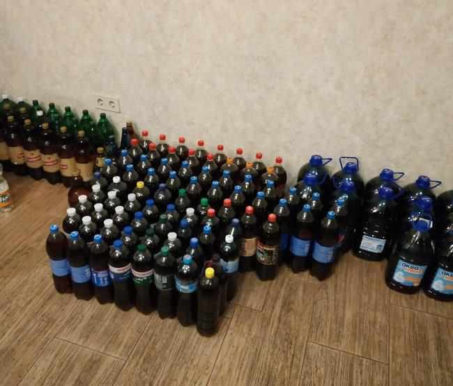 Житель Полтавщини виготовляв для продажу фальсифікований алкоголь 