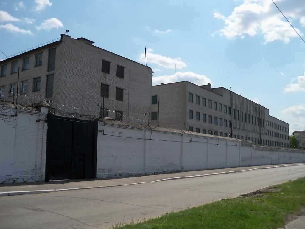 У Кременчуцькій виправній колонії через нестачу персоналу порушують права ув’язнених на якісну медичну допомогу