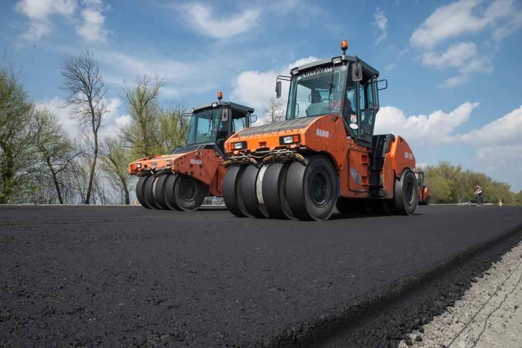 Українським дорогам обіцяють подовжити життя, змінивши складові покриття