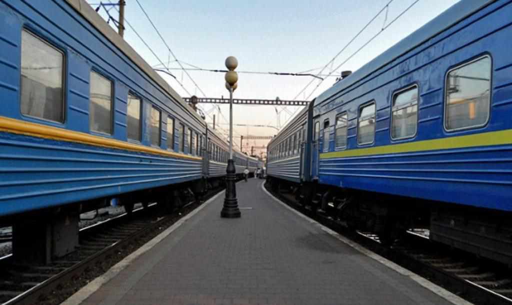 На Великдень призначили додаткові потяги, що курсують Полтавщиною