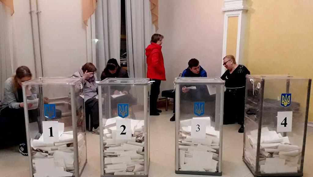 За лічені хвилини до закриття дільниці – як у Полтаві голосували