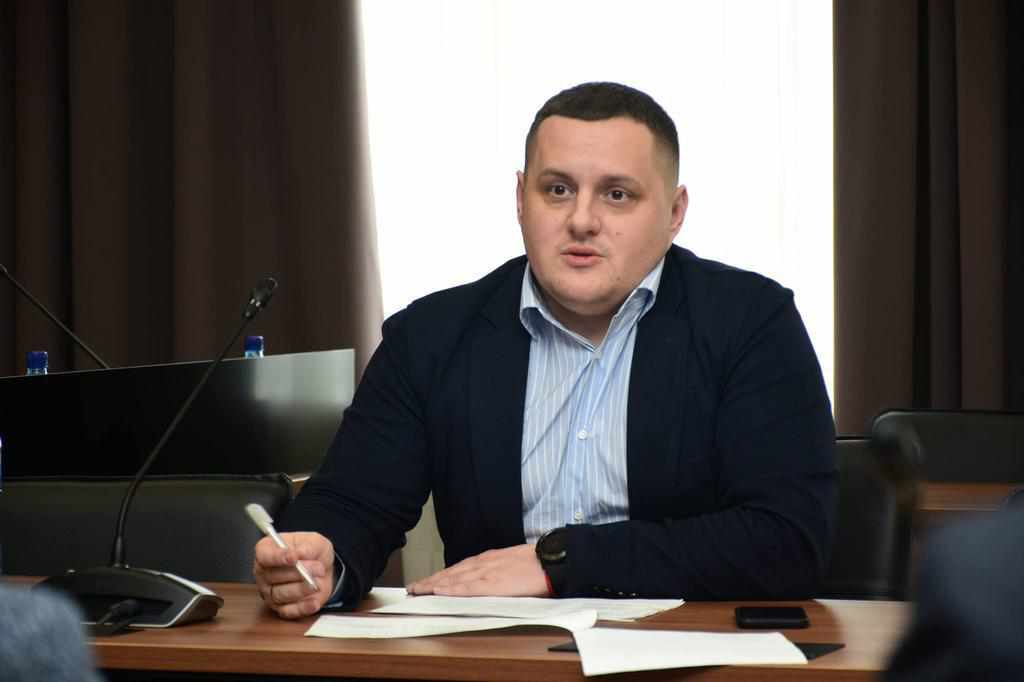На 175 тисяч вища зарплата і новий BMW: що задекларував директор будівельного департаменту Полтавської ОДА Голбан