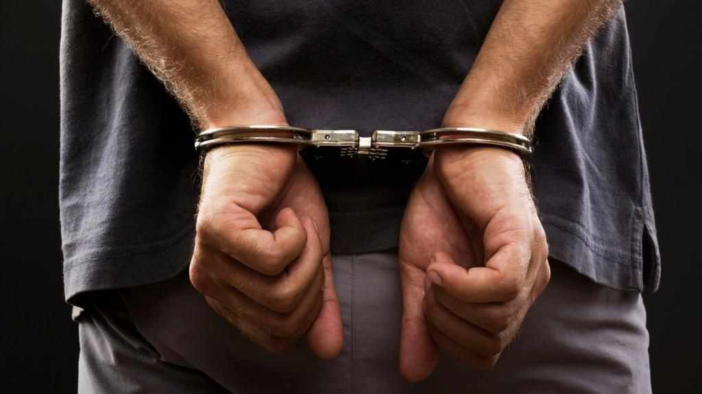 У Полтаві двоє нападників з ножем та сокирою пограбували чоловіка