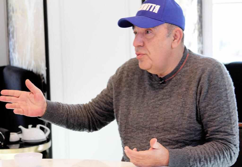 Мы должны выгнать из власти паразитов, а не кормить их!