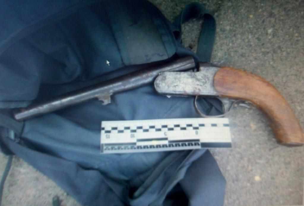 На Полтавщині знайшли мертвим чоловіка з простреленою головою