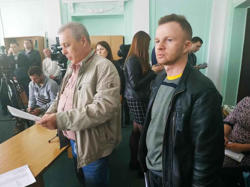 Полтавці скаржаться, що не можуть забрати авто зі своїх гаражів у авіамістечку