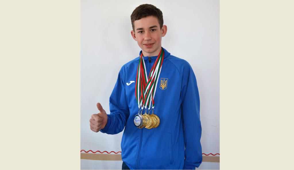 Полтавський школяр став чотирикратним чемпіоном з настільного тенісу серед нечуючих