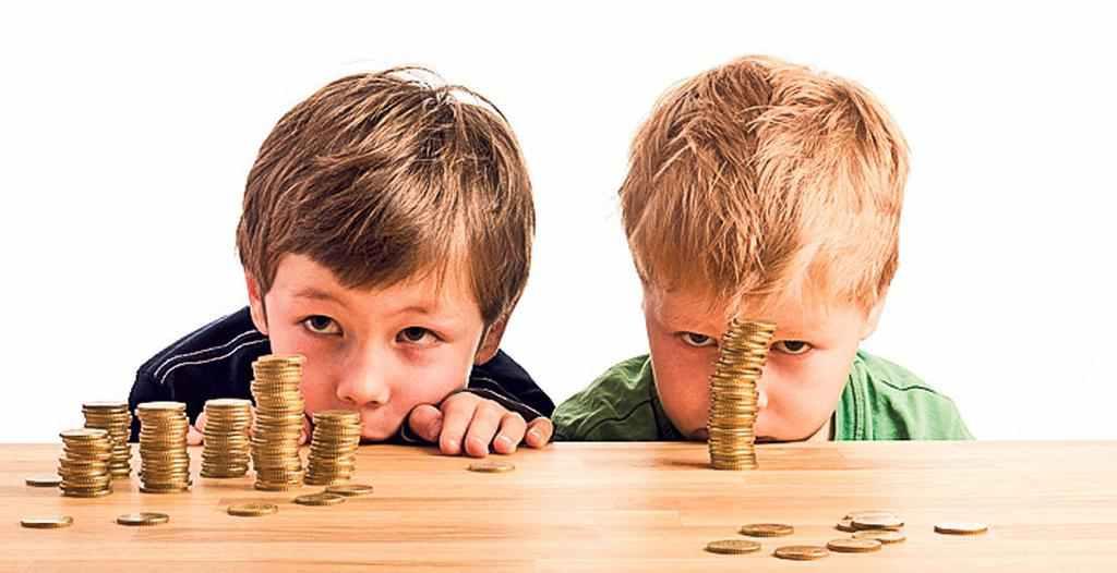 Полтавкам перед святами затримують гроші на дітей