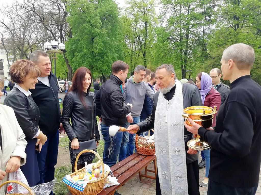 Полтавці освятили великодні кошики. ФОТО