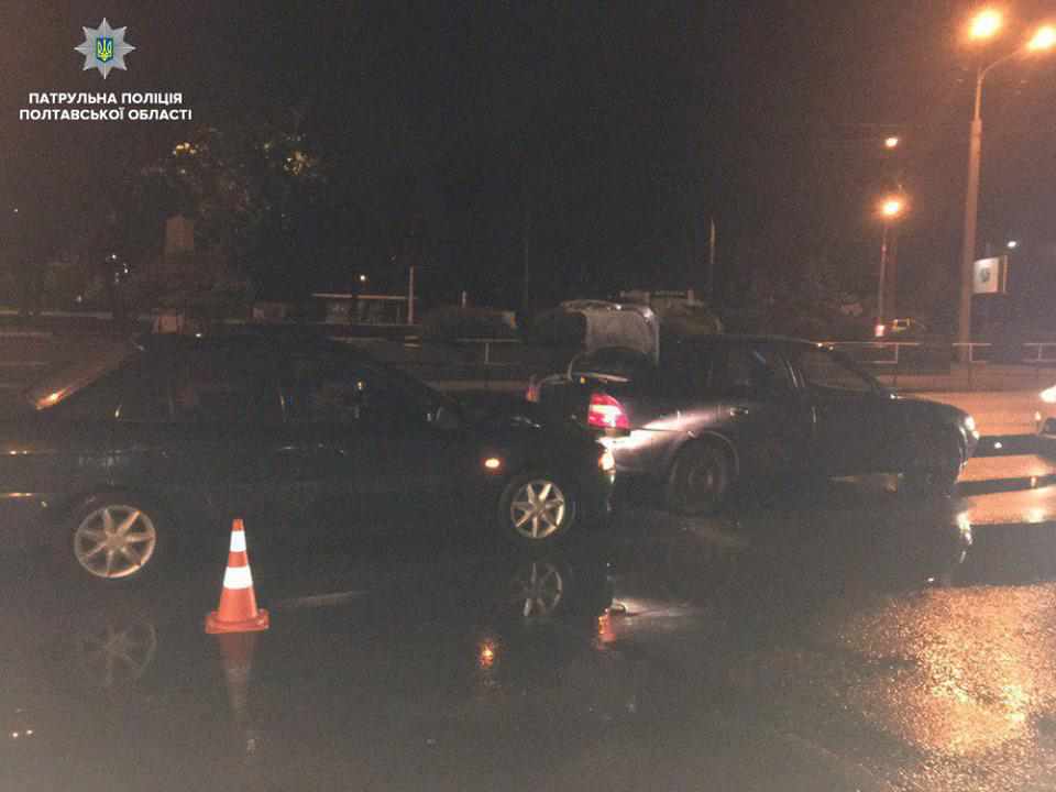 Нетверезий водій у Полтаві призвів до аварії на дорозі. ФОТО