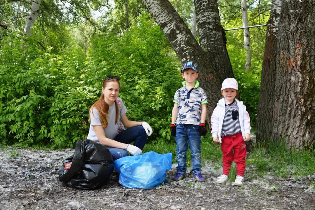 Велике прибирання – в Полтаві наводили лад в Прирічковому парку. ФОТО