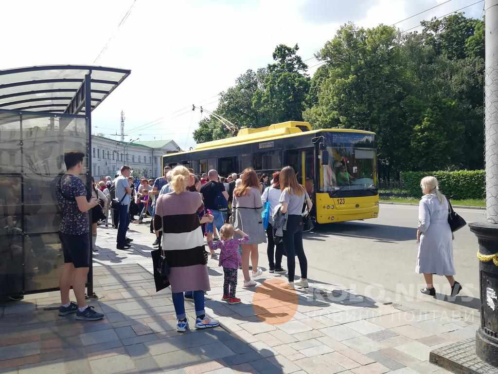 Маршрутки курсувати в середу не будуть: перевізники погодились, а потім передумали