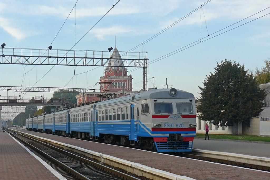 На Полтавщині юнак пограбував пасажира в електропотязі