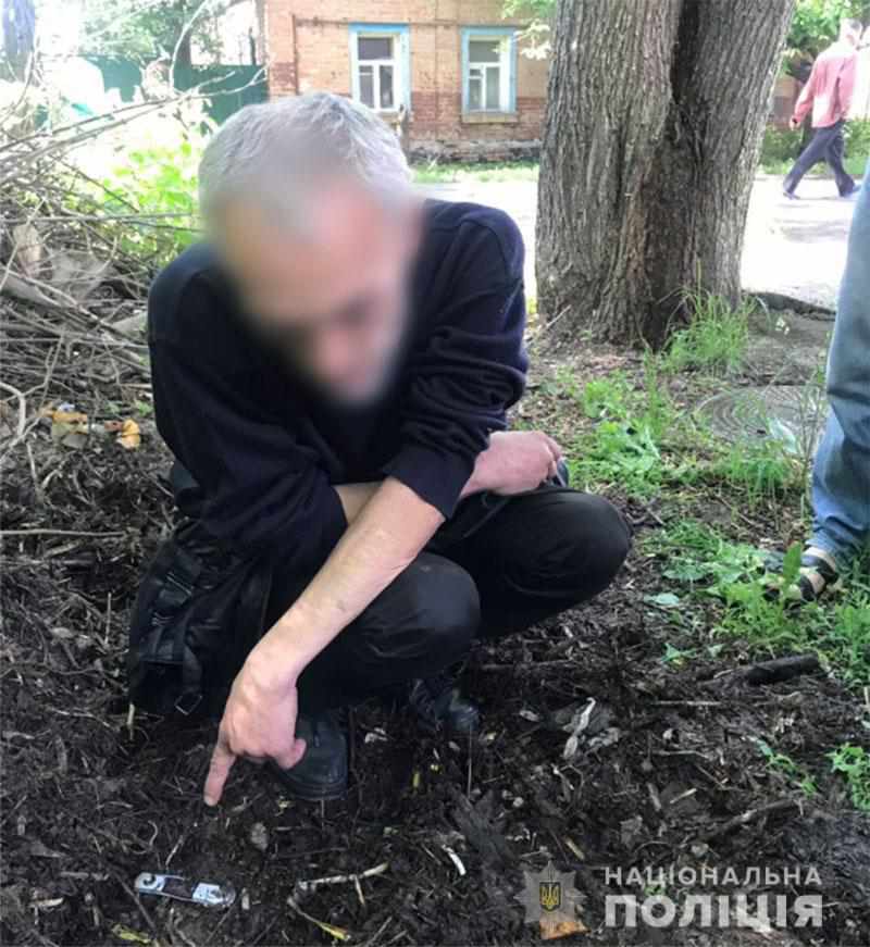 У Полтаві чоловік ледь не вбив свого товариша, щоб не повертати 200 гривень