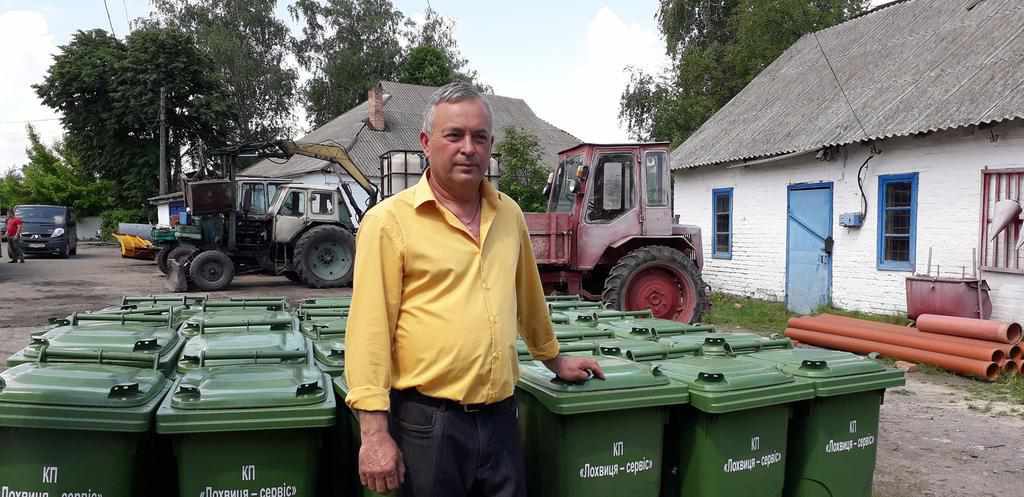 У Лохвицькій ОТГ людям роздають контейнери для сміття – чому не всі хочуть брати
