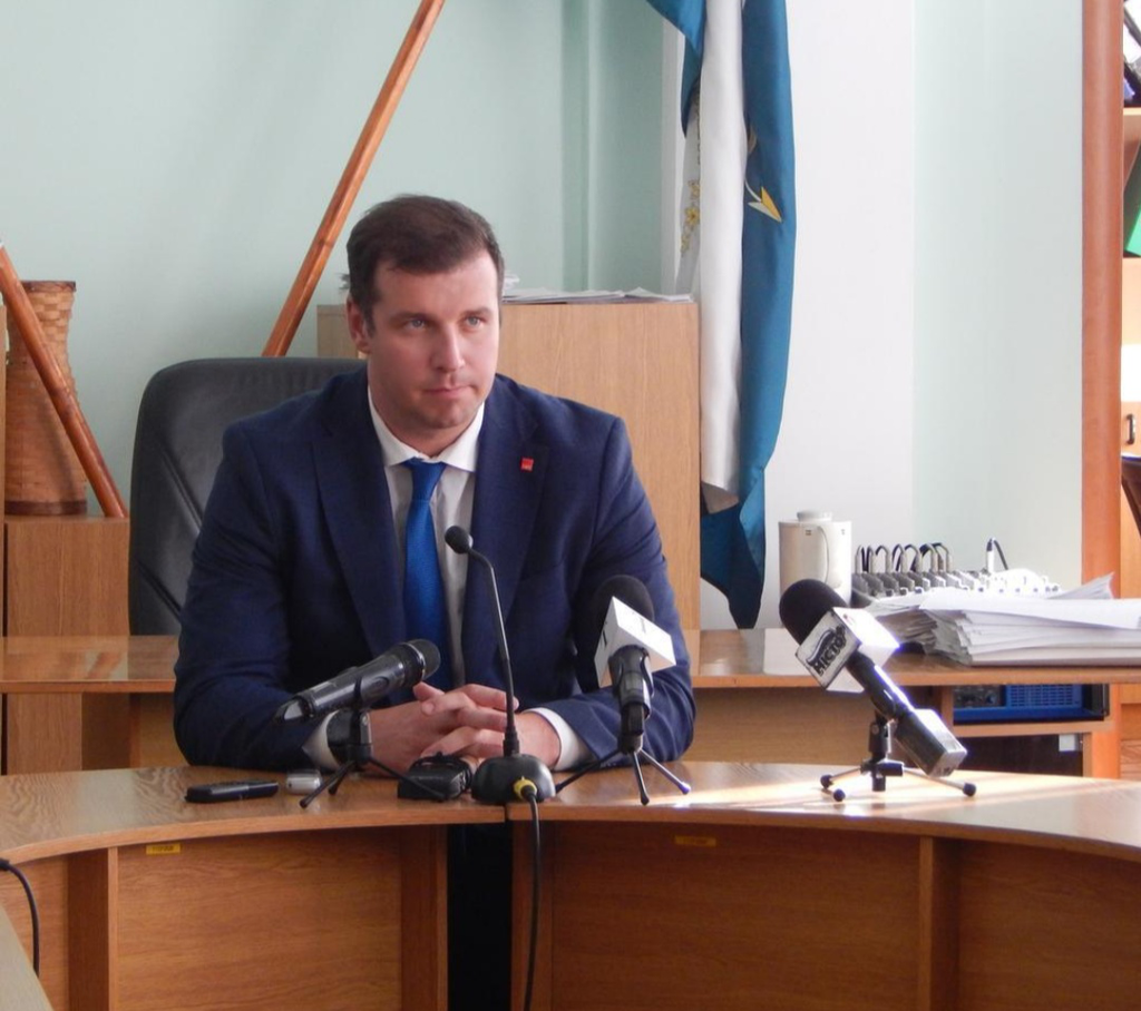 На бюджетній комісії погодили зарплату секретаря Полтавської міськради