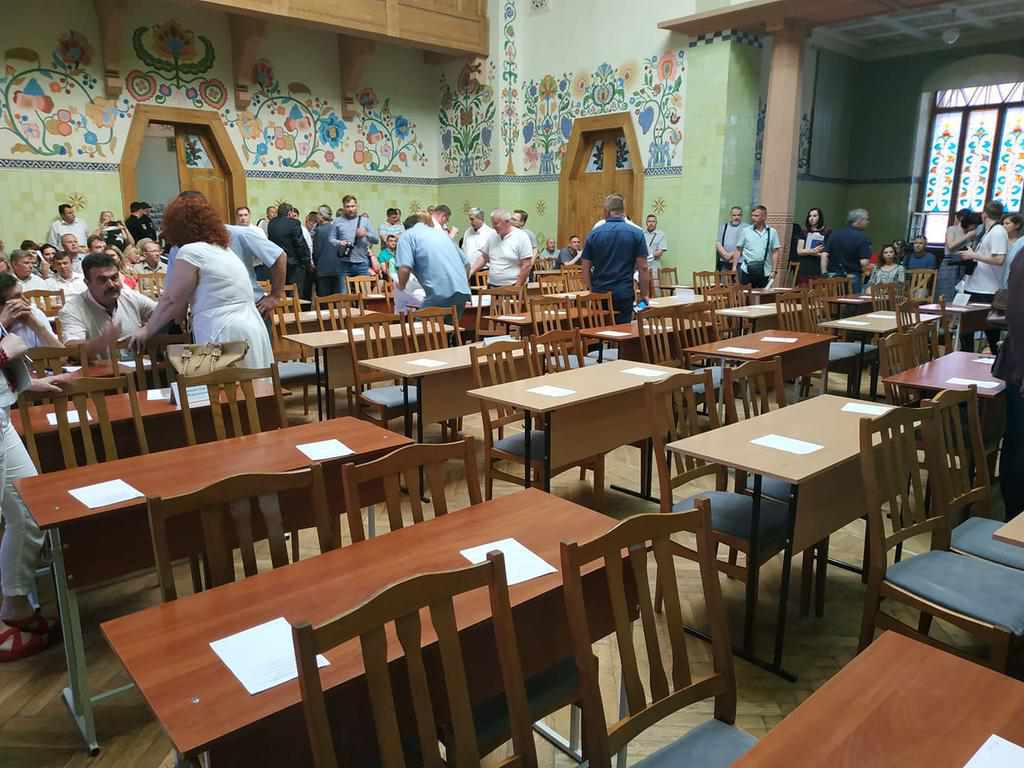 Сесія Полтавської обласної ради: очільників ради не змогли усунути з посад. ТРАНСЛЯЦІЯ