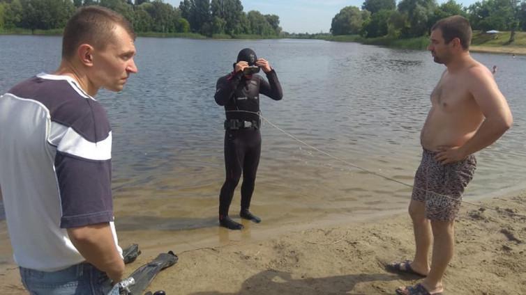 У Миргороді на міському пляжі з води витягнули потопельника