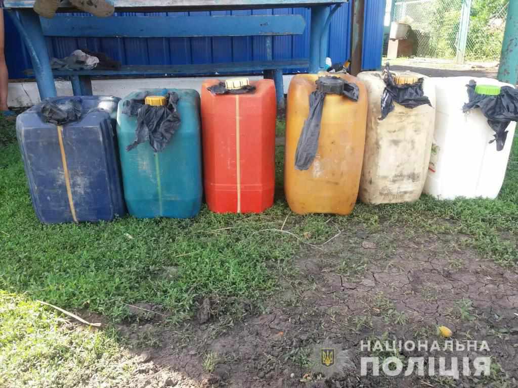 На Полтавщині чоловік намагався поцупити дизельне паливо зі складу