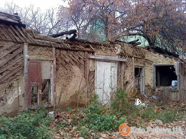 «Дайте квартири, або дозвольте збудувати самим»: у Полтаві вкотре обговорювали будинок-руїну на Небесної Сотні. ВІДЕО