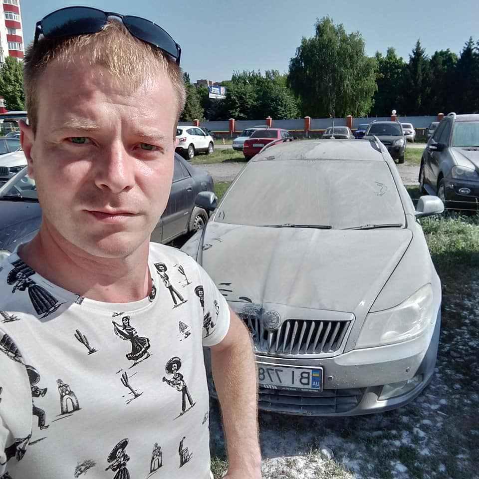 На автостоянці члена Полтавського міськвиконкому спалили авто