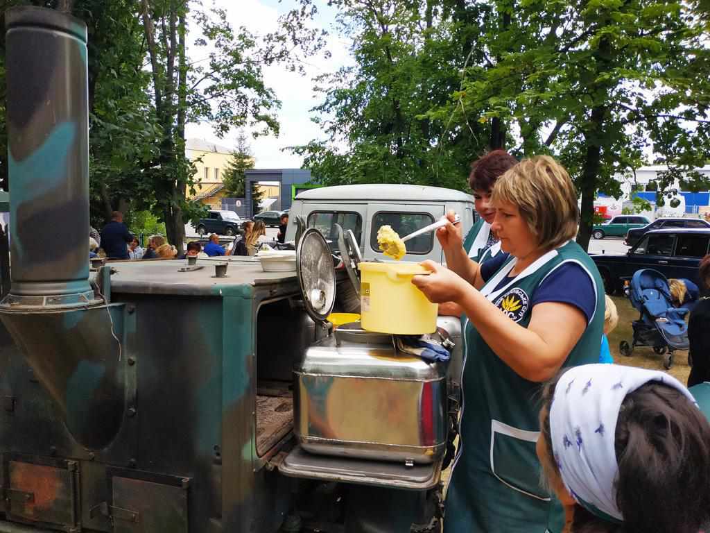 Концерт, лотерея, безкоштовна каша: на Полтавщині святкували День села. ФОТО. ВІДЕО