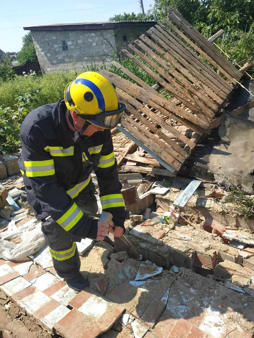 У Лубенському районі двох людей вбило стіною, що обвалилася