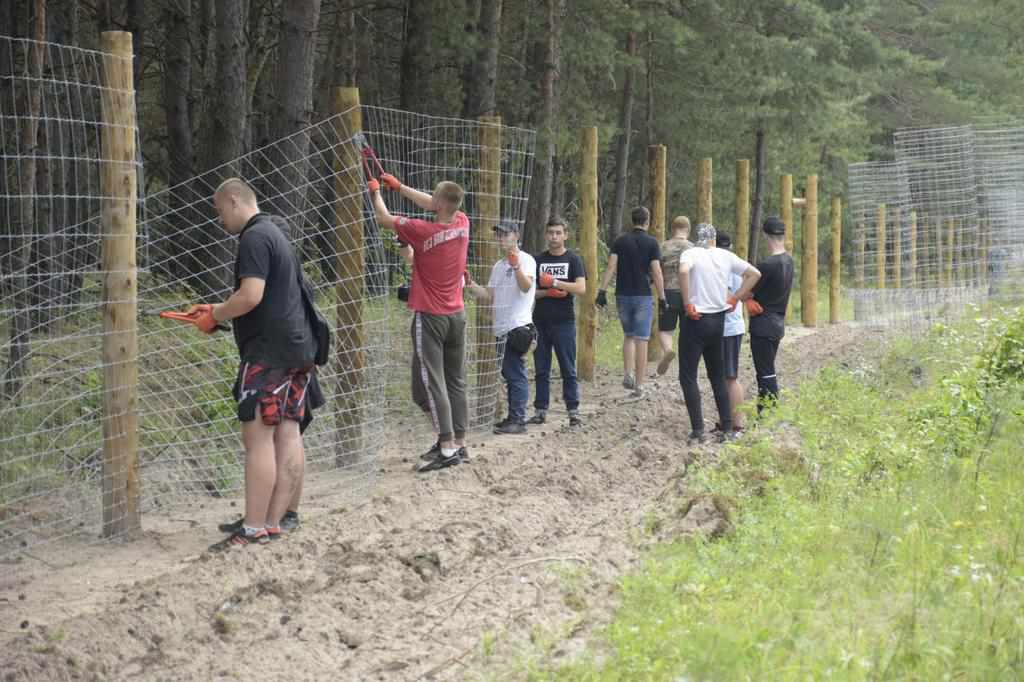 У Сем’янівському лісі представники «Січі» незаконно зруйнували огородження майбутнього екопарку «Подоляка» і завдали збитків на 310 тисяч гривень