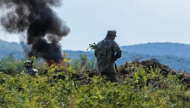 День «тиші» на фронті минув неспокійно: 26 обстрілів, двоє поранених