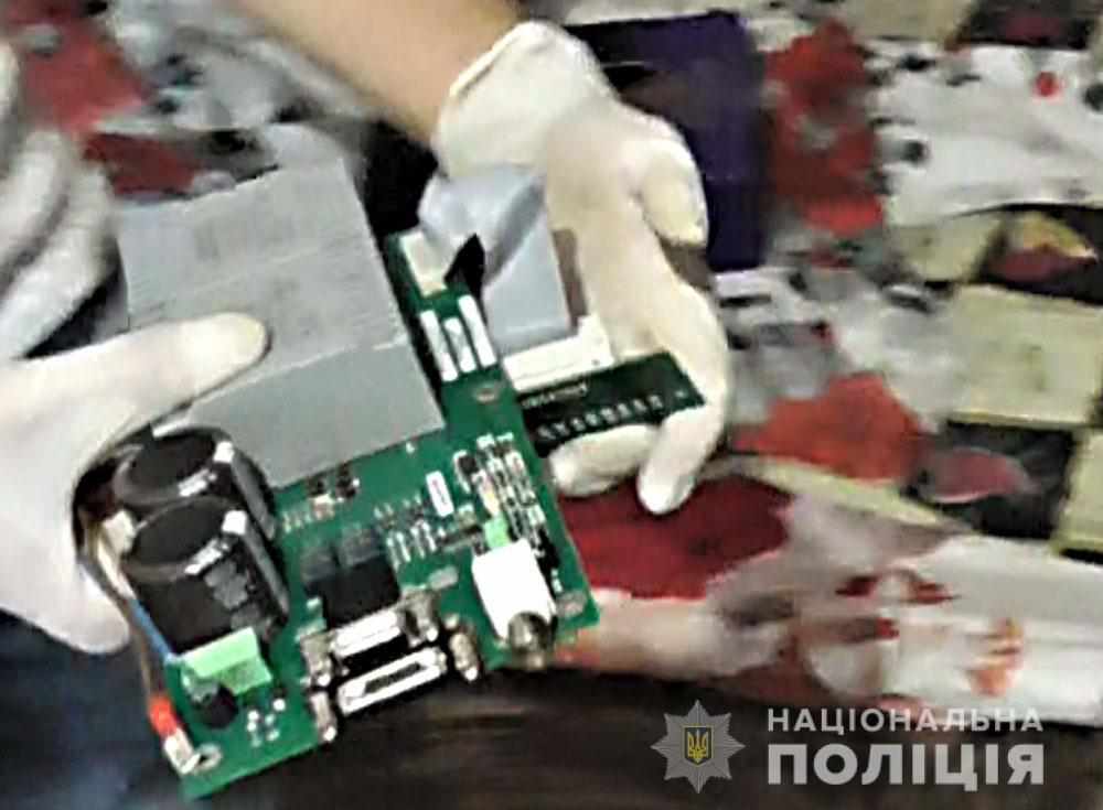 На Полтавщині чоловік цупив обладнання з автоматичних телефонних станцій