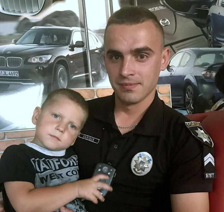 Знайшли маму маленького хлопчика, який блукав вулицями Кременчука сам