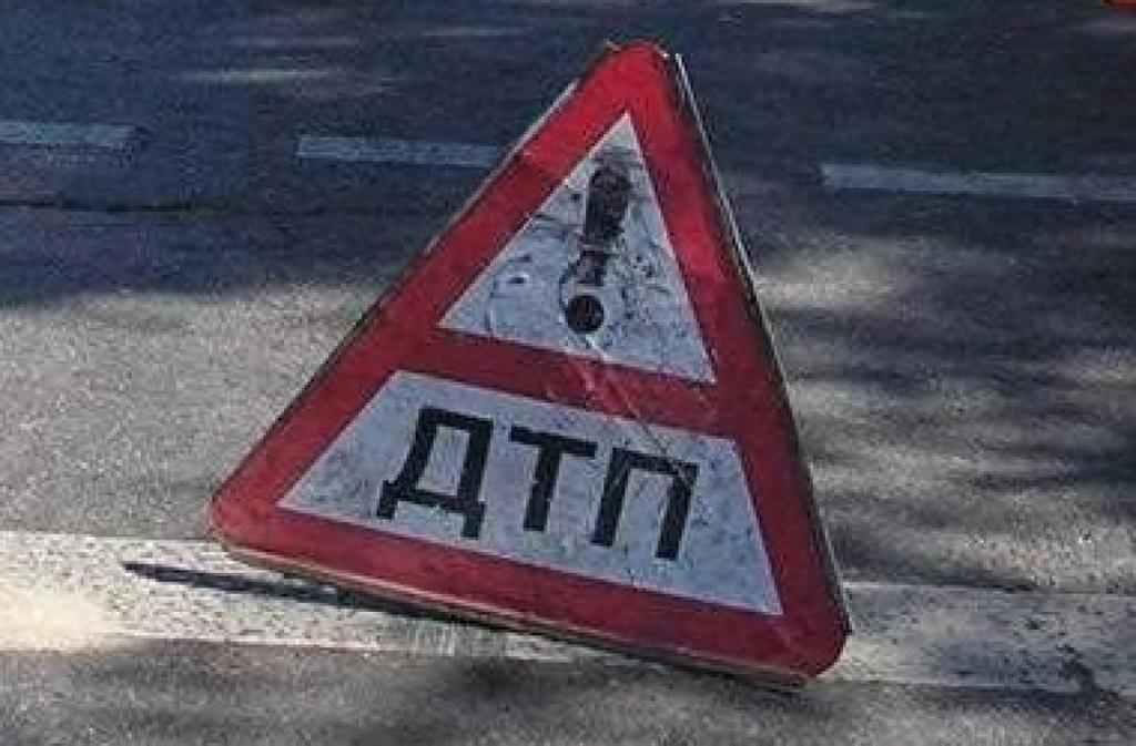 П’яний полтавець на авто без документів в’їхав у металеву огорожу