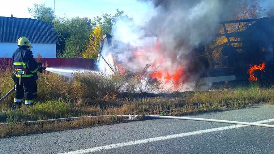 На Полтавщині спалахнула вантажівка Вольво