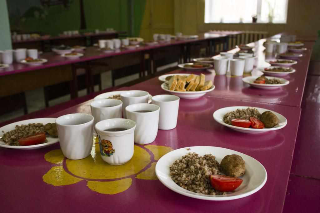 Чим годують дітей у полтавських школах: показали, як виглядає стандартний сніданок і обід. ФОТО