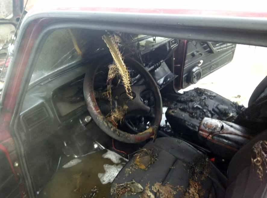 На Полтавщині 27 грудня горів легковик ВАЗ-21043