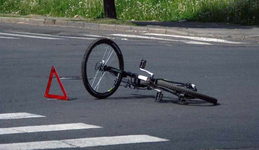 На Полтавщині 11-річний велосипедист потрапив під колеса автомобіля 