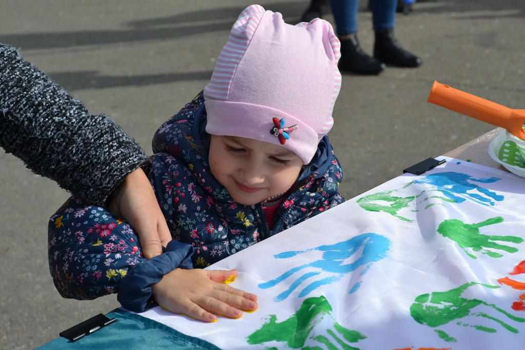 Дякую тобі, солдате: у Полтаві малеча писала листи захисникам. ФОТО