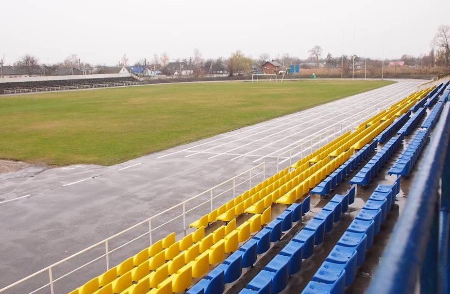 У Миргороді розпочали ремонтувати стадіон